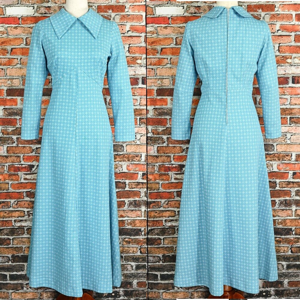 Vintage 60s/70s Blue & White Floral Collared Long Sleeve Maxi Dress